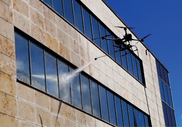 WashingDrone in facade cleaning operation